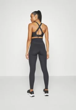 Under Armour Infinity High Bra - Sport-Bh Met High Support - Carbon Black/Galaxy Black/Black 12 Under Armour Infinity High Bra - Sport-Bh Met High Support - Carbon Black/Galaxy Black/Black -triangle bra shop 26846bfabc3f4f1f88b95a4c44b4adf8