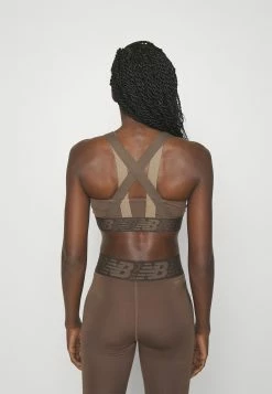 New Balance Relentless Crop Bra - Sport-Bh Met Medium Support - Dark Mushroom 11 New Balance Relentless Crop Bra - Sport-Bh Met Medium Support - Dark Mushroom -triangle bra shop 29389515966c4e52b6f21cbc6729954c