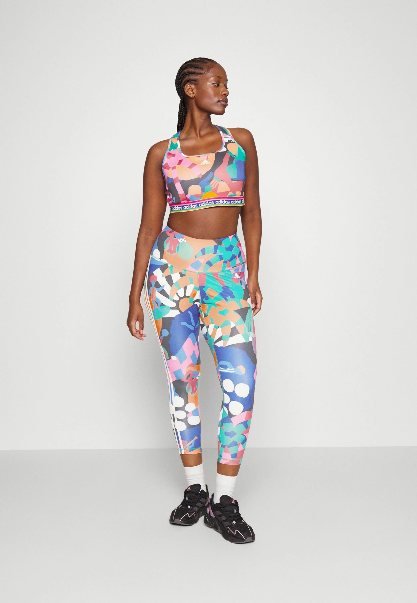 ADIDAS PERFORMANCE Farm Bra - Sport-Bh Met Medium Support - Multi Coloured 4 ADIDAS PERFORMANCE Farm Bra - Sport-Bh Met Medium Support - Multi Coloured - Afbeelding 2