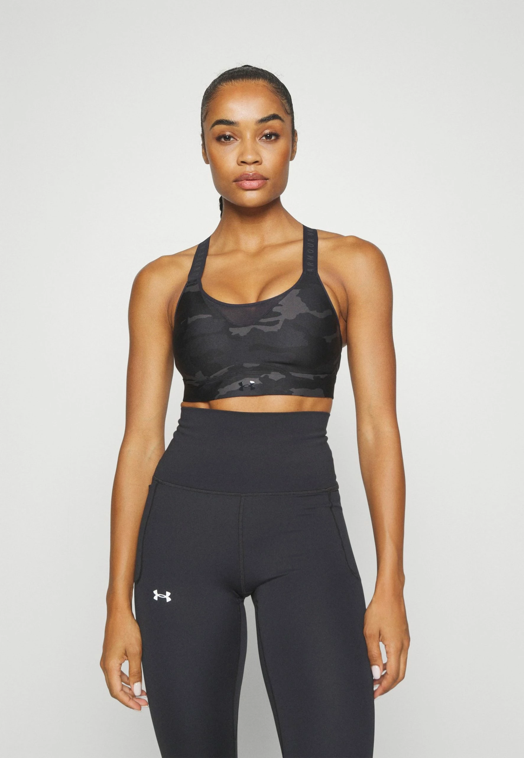 Under Armour Infinity High Bra - Sport-Bh Met High Support - Carbon Black/Galaxy Black/Black 5 Under Armour Infinity High Bra - Sport-Bh Met High Support - Carbon Black/Galaxy Black/Black - Afbeelding 3