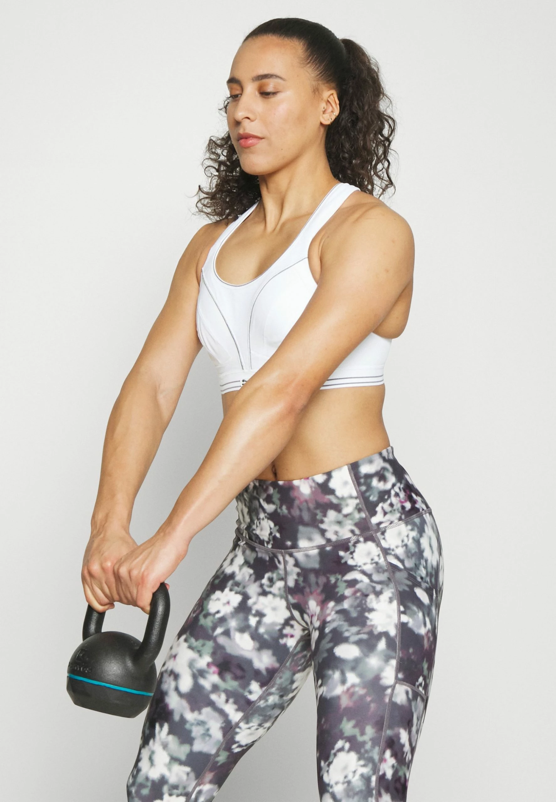 Shock Absorber Ultimate Run Bra - Sport-Bh Met High Support - White 7 Shock Absorber Ultimate Run Bra - Sport-Bh Met High Support - White - Afbeelding 5