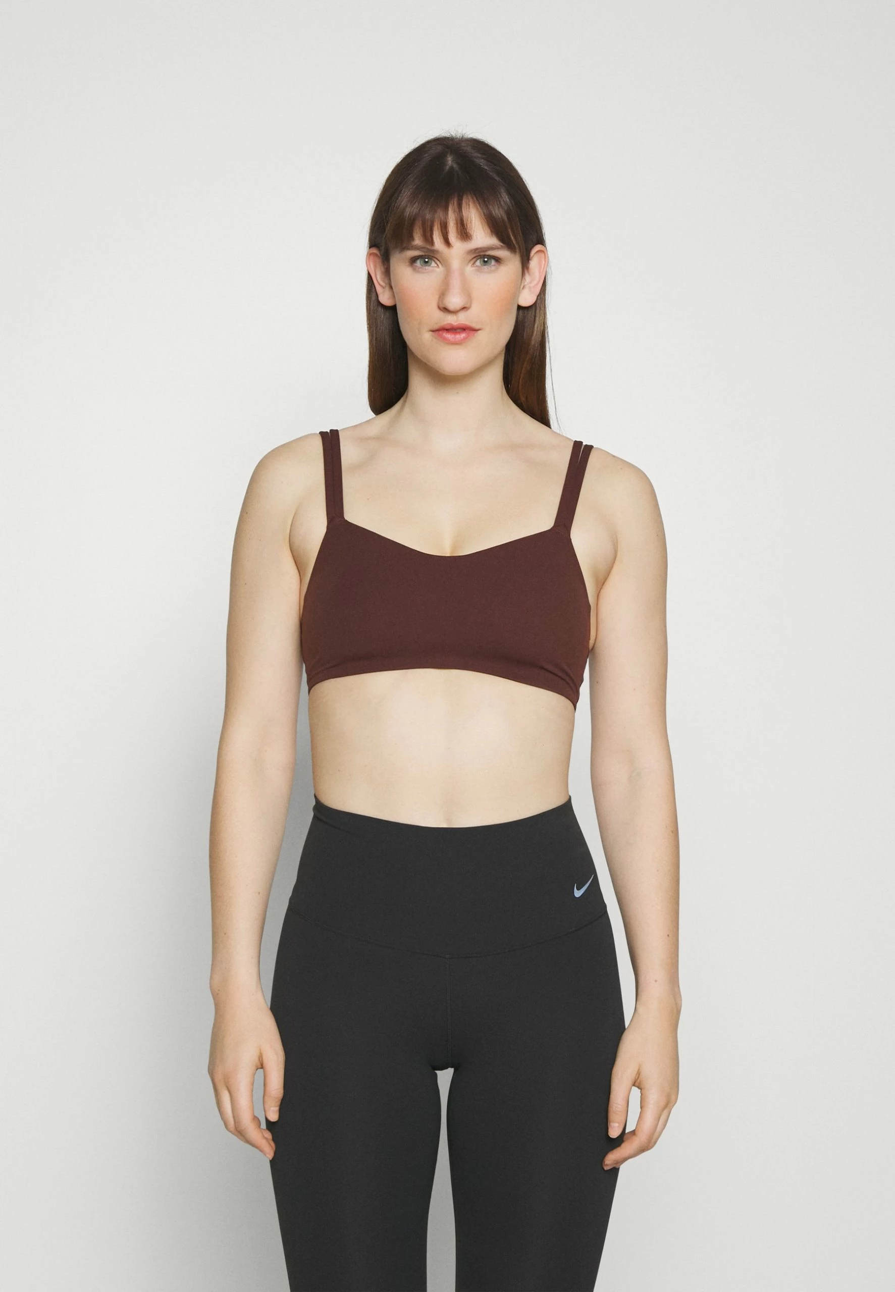 Nike Performance Alate Trace Bra - Sport-Bh Met Light Support - Earth 3 Nike Performance Alate Trace Bra - Sport-Bh Met Light Support - Earth