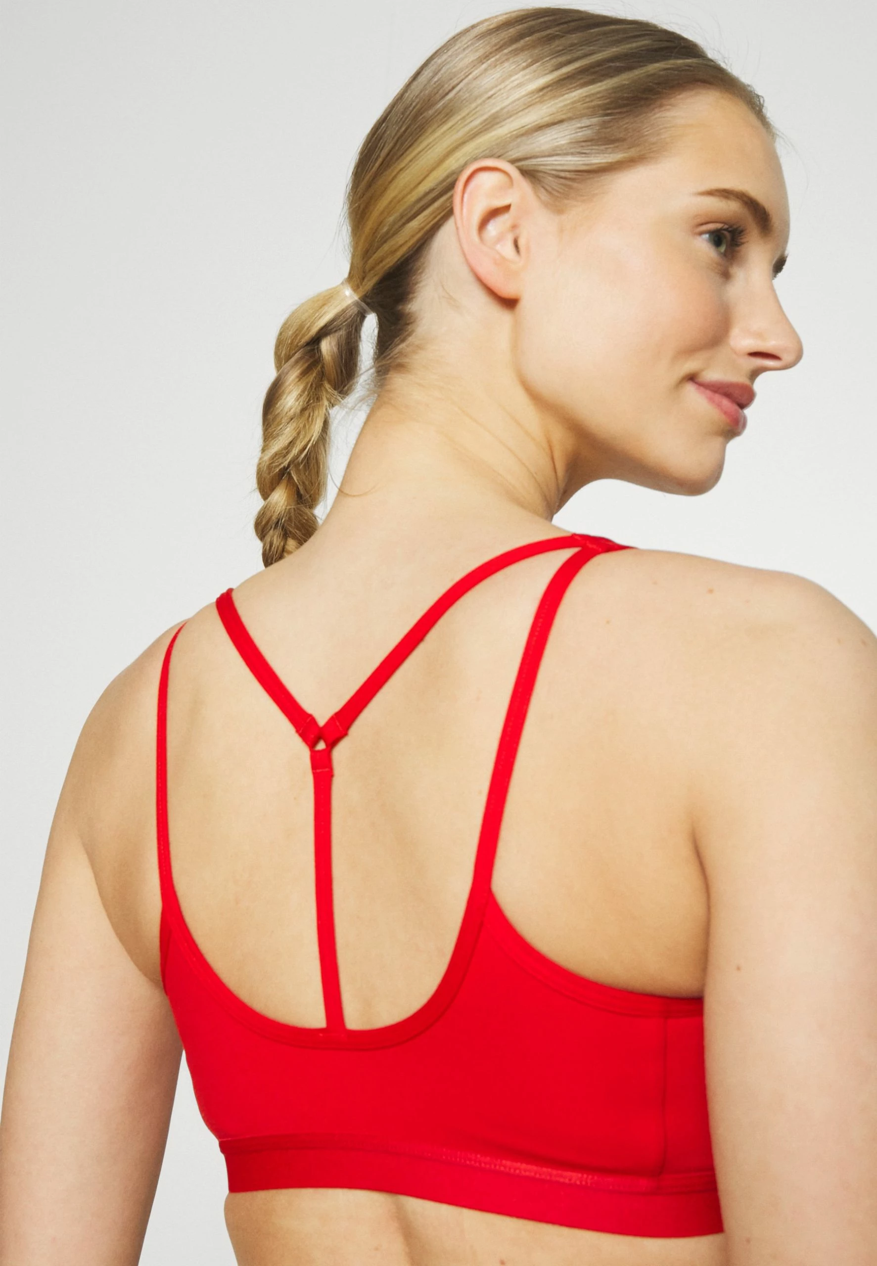 ADIDAS PERFORMANCE Cess Bra - Sport-Bh Met Medium Support - Better Scarlet 8 ADIDAS PERFORMANCE Cess Bra - Sport-Bh Met Medium Support - Better Scarlet - Afbeelding 6